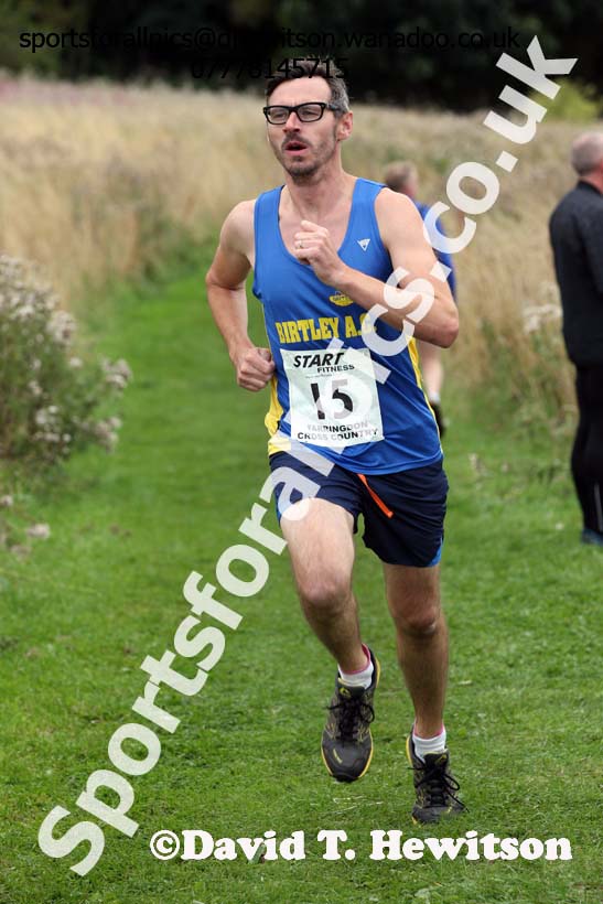 Senior mens relay Sunderland Harriers Open Cross Country. Photo: David T. Hewitson/Sports for All Pics
